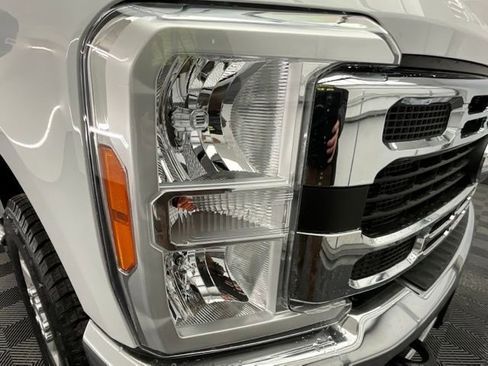 Used 2023 Ford F250 XLT AWD/4WD image 26