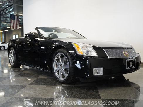Used 2004 Cadillac XLR image 23