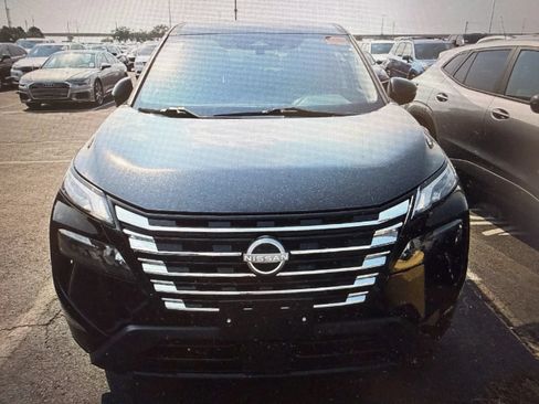 Used 2024 Nissan Rogue SV FWD image 6