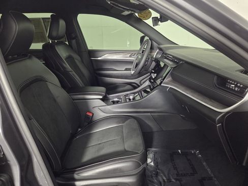Used 2026 Jeep Grand Cherokee Altitude RWD image 31