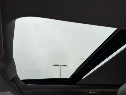 Used 2022 Ford F150 Lariat w/ Equipment Group 502A High image 26