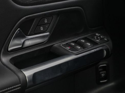 New 2026 Mercedes-Benz GLB 250 4MATIC image 14