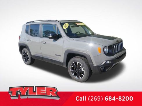 Certified 2023 Jeep Renegade Latitude AWD/4WD image 1