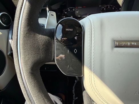 Used 2022 Land Rover Range Rover Sport HST image 32