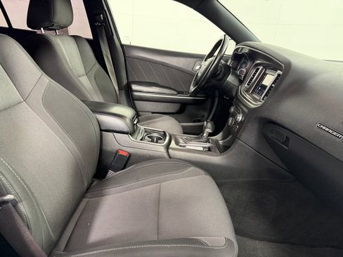 Used 2019 Dodge Charger SXT RWD image 22