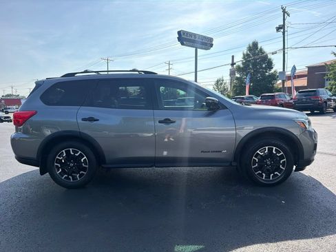 Used 2019 Nissan Pathfinder SL FWD image 4