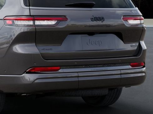 New 2026 Jeep Grand Cherokee L Summit w/ Obsidian Package AWD/4WD image 13
