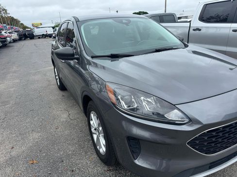 Used 2022 Ford Escape SE w/ Convenience Package FWD image 3