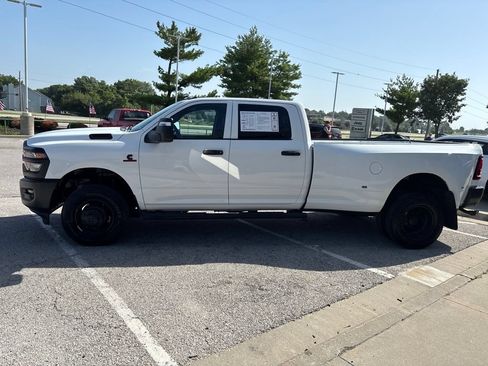 Used 2026 RAM 3500 Tradesman AWD/4WD image 18