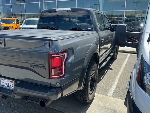 Used 2018 Ford F150 Raptor w/ Equipment Group 802A Luxury AWD/4WD image 2