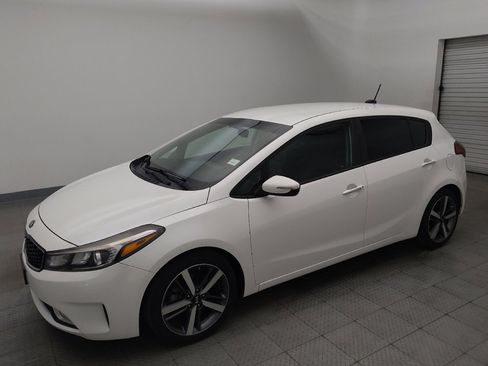 Used 2017 Kia Forte EX FWD image 2