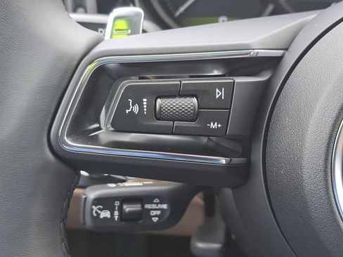 Used 2026 Porsche Macan image 28