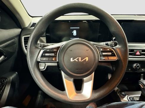 Used 2024 Kia Seltos LX AWD/4WD image 11