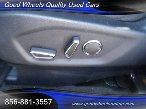 Used 2017 Ford Explorer XLT image 21