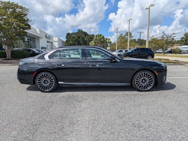 New 2027 BMW 740i RWD image 4