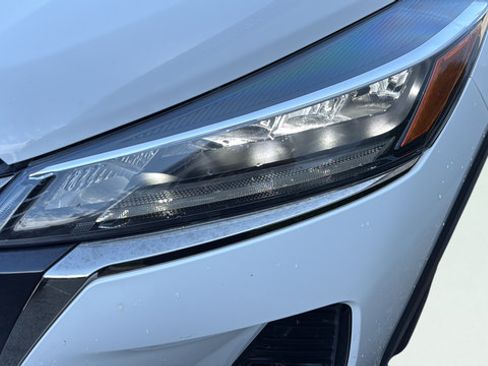 Used 2024 Nissan Kicks SR FWD image 33