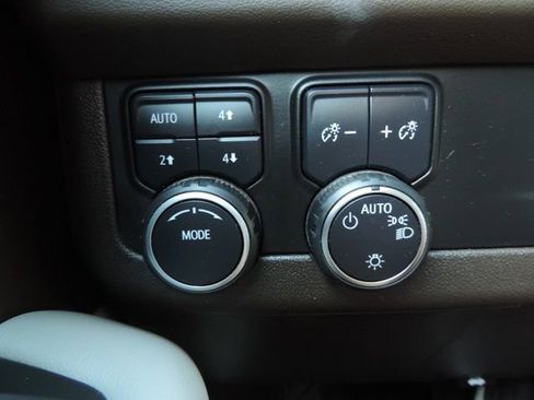 Used 2022 Chevrolet Tahoe Z71 image 27