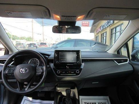 Used 2022 Toyota Corolla LE FWD image 18