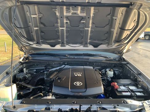 Used 2014 Toyota Tacoma PreRunner image 16