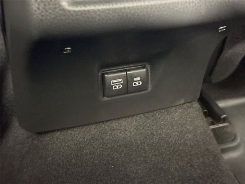 Certified 2026 Toyota Camry Hybrid FWD image 34