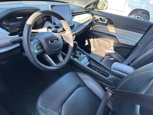 Used 2025 Jeep Compass Limited AWD/4WD image 7