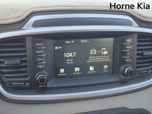 Used 2020 Kia Sorento LX image 15