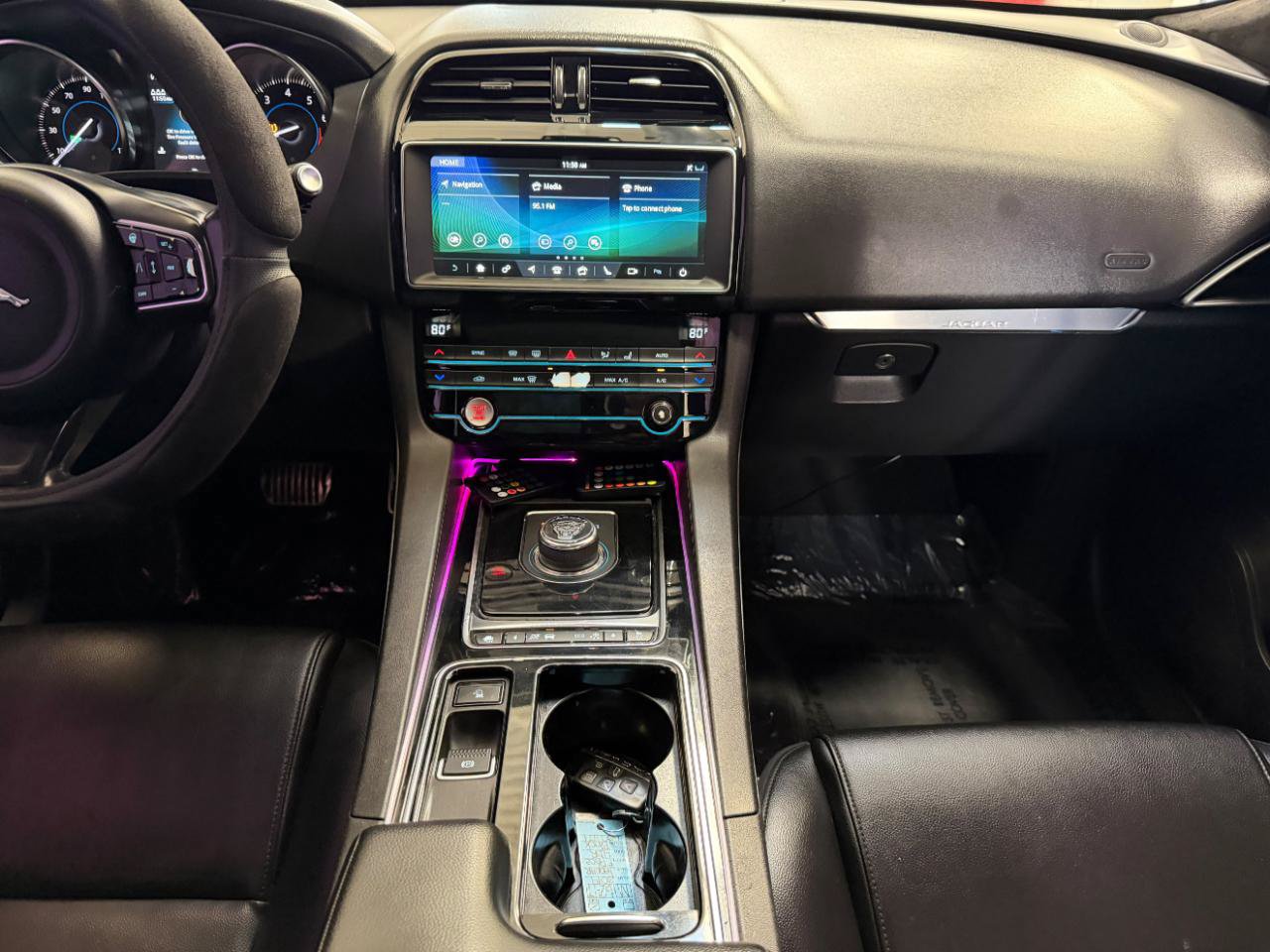 Used 2019 Jaguar F-PACE Premium AWD/4WD image 36