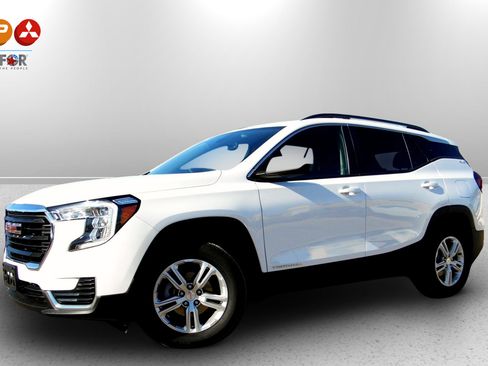 Used 2022 GMC Terrain SLE w/ Driver Convenience Package image 1