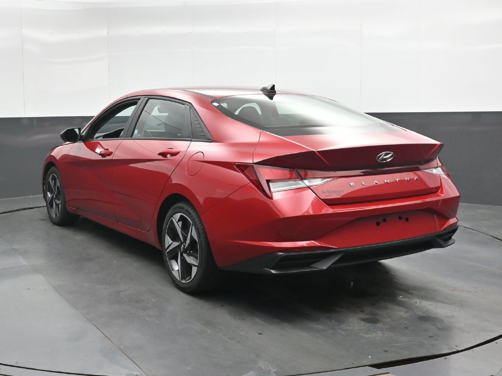 Used 2023 Hyundai Elantra SEL w/ Convenience Package FWD image 9