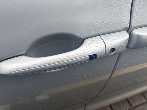 Used 2024 Chrysler Voyager LX image 7