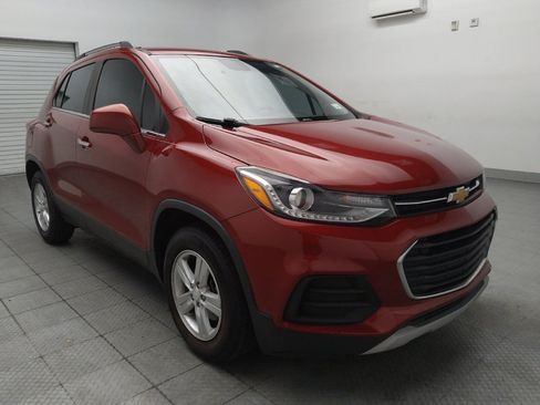 Used 2020 Chevrolet Trax LT w/ LT Convenience Package FWD image 13