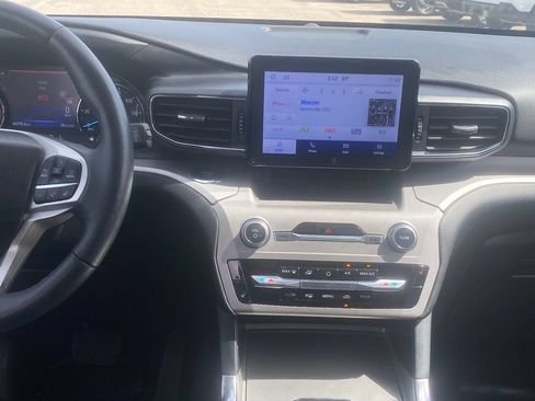 Used 2023 Ford Explorer XLT w/ Equipment Group 202A AWD/4WD image 26