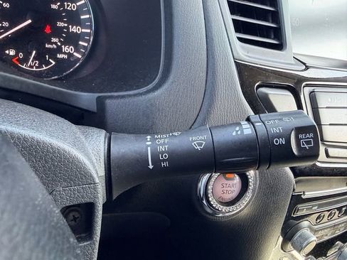 Used 2019 Nissan Pathfinder S image 18