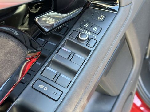 Used 2022 Land Rover Range Rover Evoque R-Dynamic SE AWD/4WD image 21