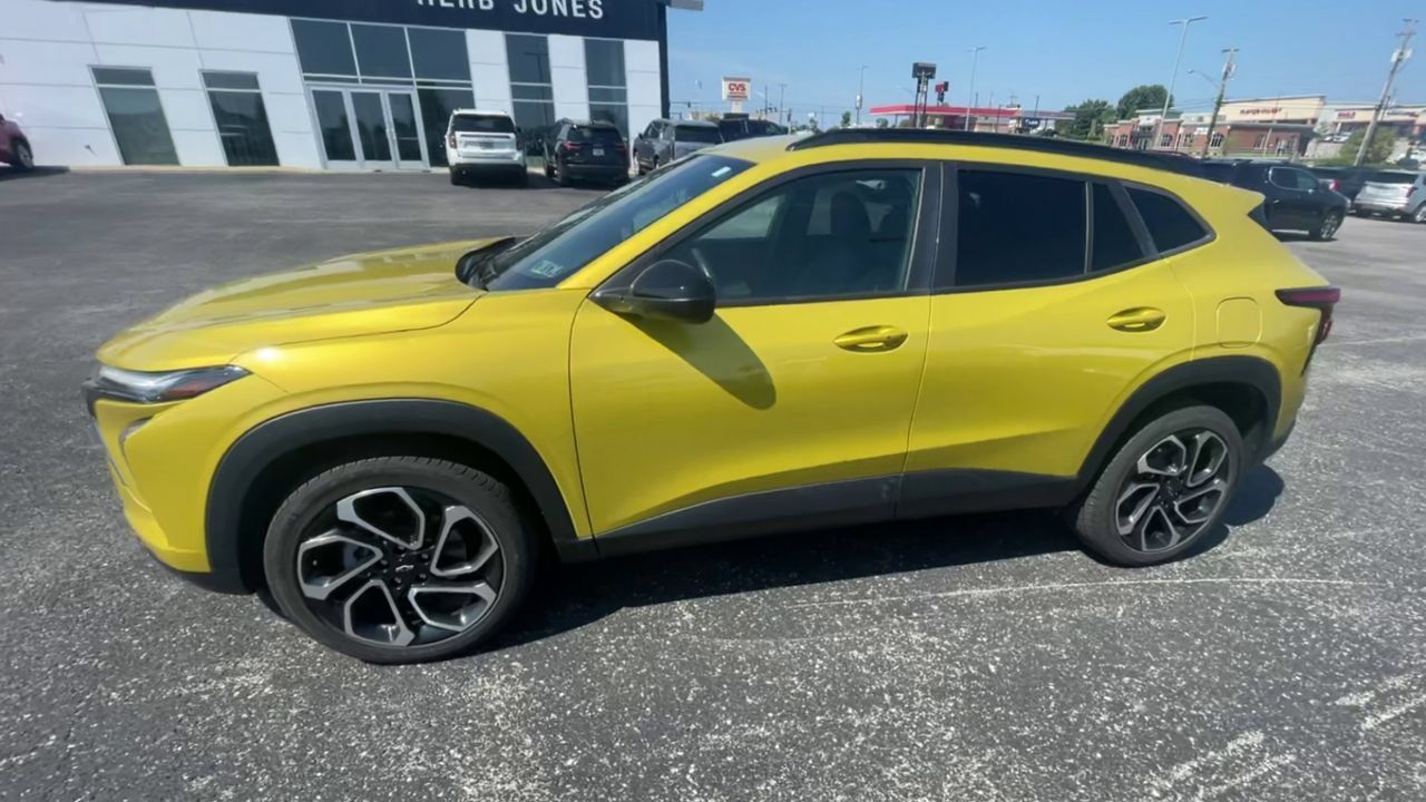 Used 2024 Chevrolet Trax RS w/ Driver Confidence Package FWD image 6