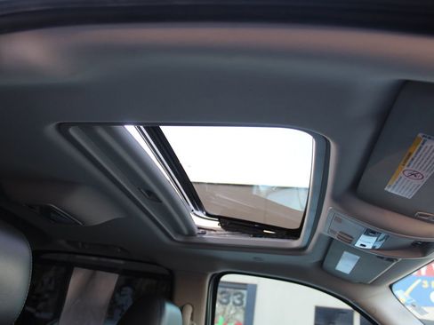 Used 2011 GMC Sierra 2500 SLT w/ SLT Convenience Package image 25