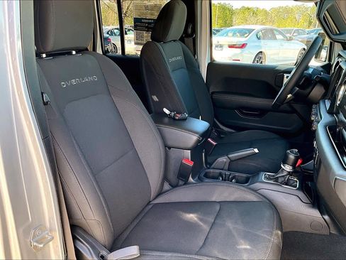 Used 2023 Jeep Gladiator Overland image 9