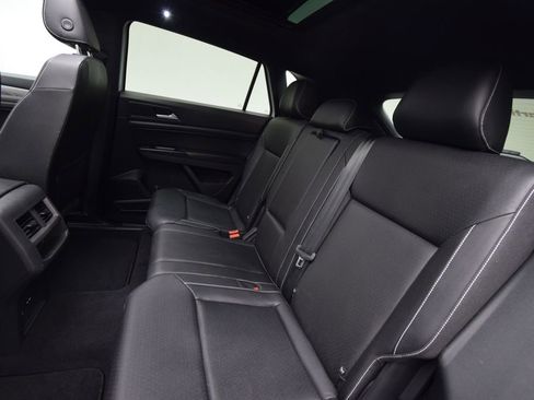 Used 2020 Volkswagen Atlas Cross Sport SE w/ Panoramic Sunroof Package image 26