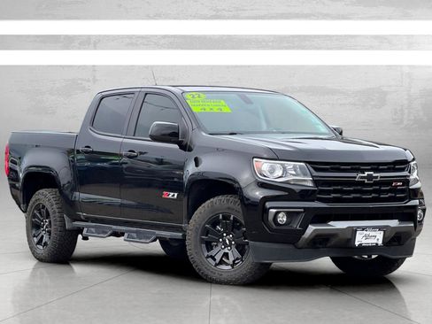 Used 2022 Chevrolet Colorado Z71 w/ Z71 Midnight Edition image 2
