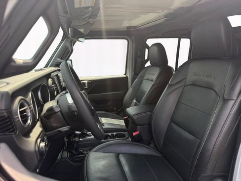 Used 2023 Jeep Wrangler Unlimited Sahara w/ Cold Weather Group AWD/4WD image 9