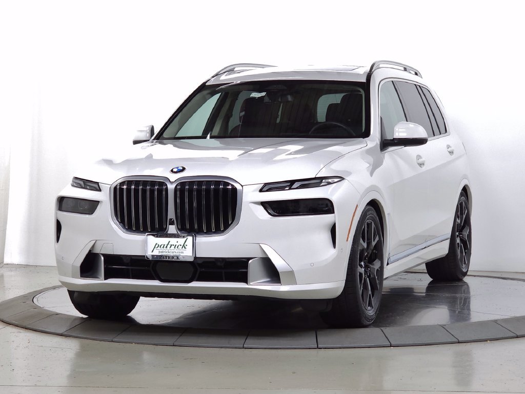 Used 2026 BMW X7 xDrive40i w/ Premium Package AWD/4WD image 4