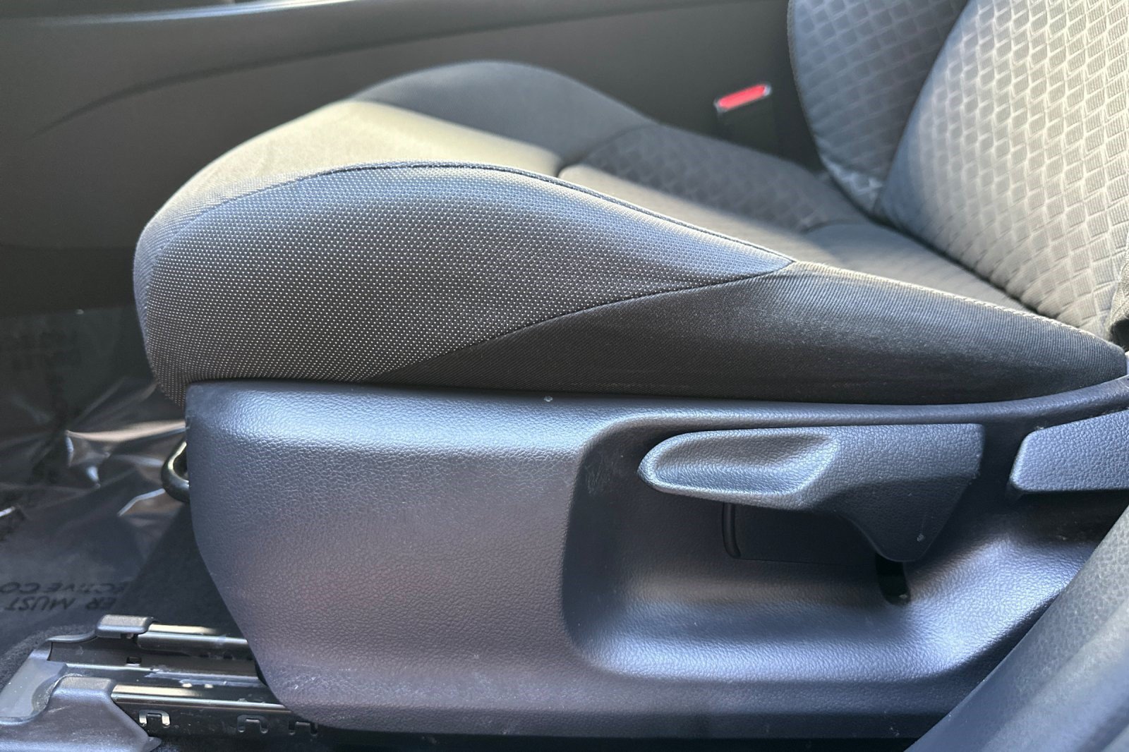 Used 2020 Toyota C-HR LE FWD image 15