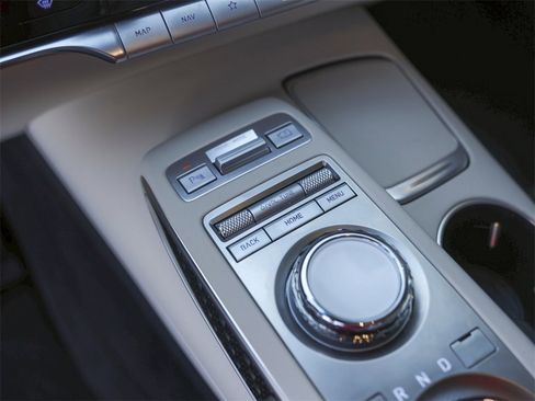 Used 2025 Genesis GV70 3.5T Sport w/ Sport Prestige Package image 27