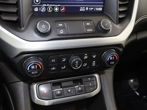 Used 2023 GMC Acadia SLE w/ Driver Convenience Package image 30