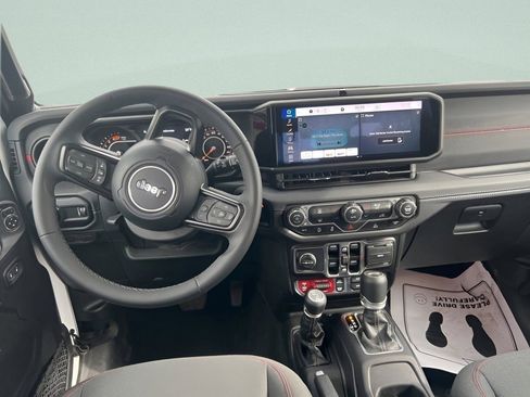 Used 2025 Jeep Wrangler Unlimited Rubicon image 21