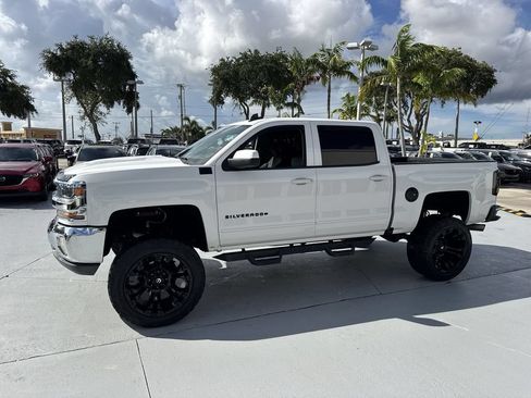 Used 2018 Chevrolet Silverado 1500 LT w/ All Star Edition AWD/4WD image 10