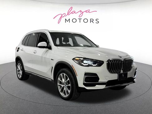 Certified 2023 BMW X5 xDrive45e w/ Climate Comfort Package AWD/4WD image 4