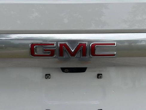 Used 2024 GMC Yukon XL Denali w/ Advanced Technology Package RWD image 11