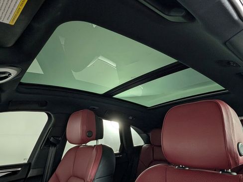 Certified 2023 Porsche Macan AWD/4WD image 29