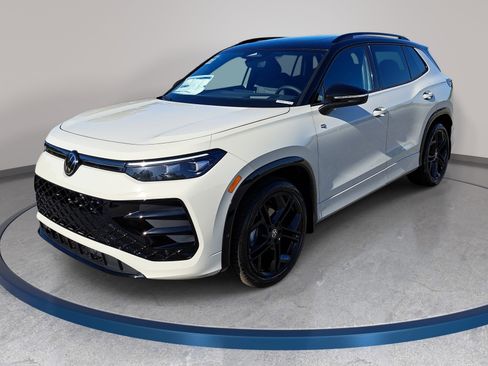 New 2026 Volkswagen Tiguan SE R-Line FWD image 1